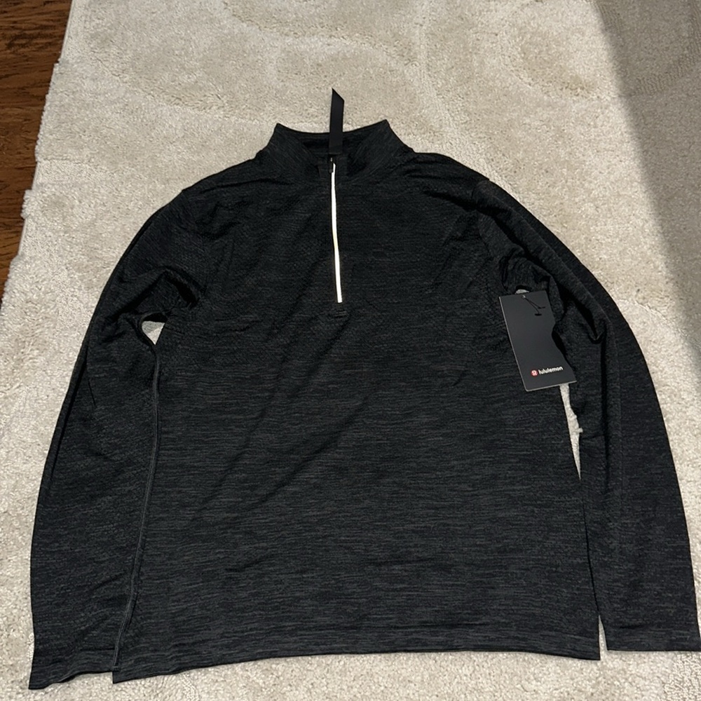 Lululemon 1/2 Zip - Picture 2 of 5